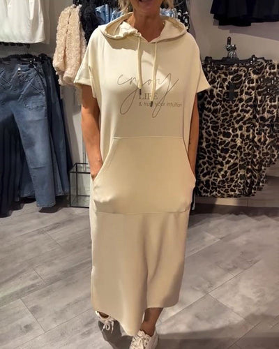 Monika | Zwiewna sukienka z kapturem i kieszeniami